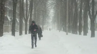 Orașele din România în care ninge începând din 12 decembrie, conform meteorologilor Accuweather