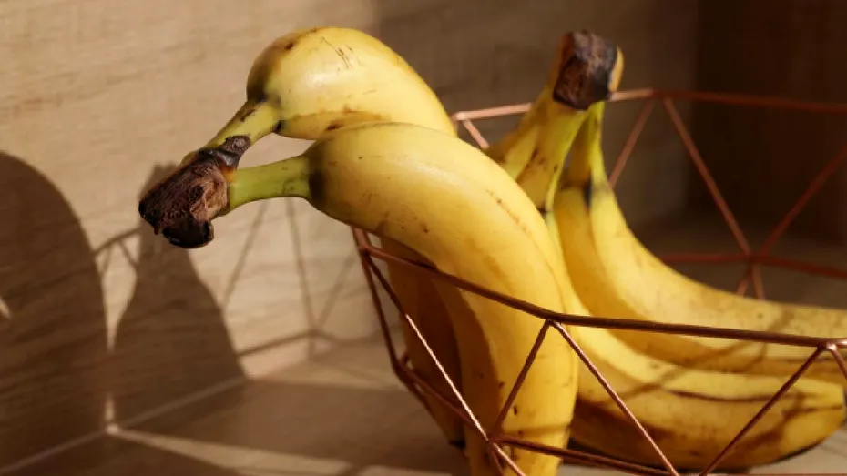 Mască de față cu banană pentru piele uscată. Ce efect poate avea și cum o prepari corect