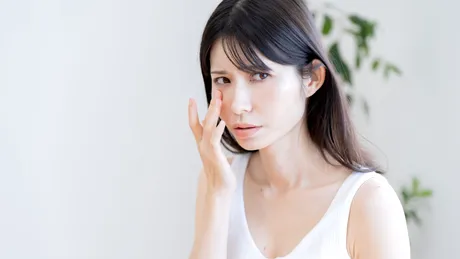 “Demi Method”, cea mai nouă tehnică de acoperire a cearcănelor. E deja virală pe TikTok