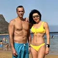 Vacanța de vară a lui Carmen Brumă cu Mircea Badea și Vlad, băiețelul lor. Vedeta face furori în costum de baie
