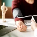 Descoperirea neașteptată a oamenilor de știință. Un obicei banal ar putea ajuta la scăderea tensiunii arteriale