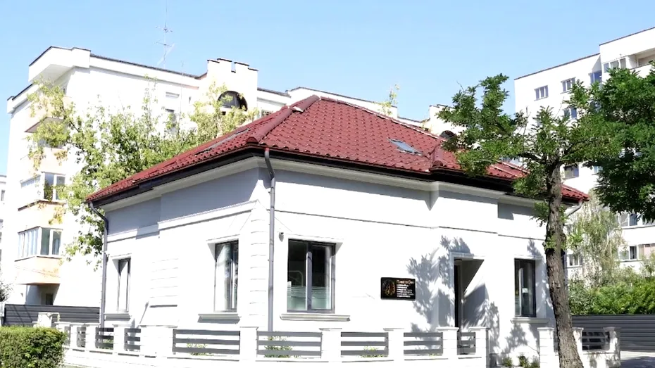 (P) Ai pierdut toți dinții? Cum funcționează reabilitarea completă pe implanturi prin procedura All-on-4/All-on-6