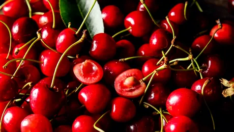 Cum să scapi de viermii din cireșe. Ce pățești dacă mănânci unul