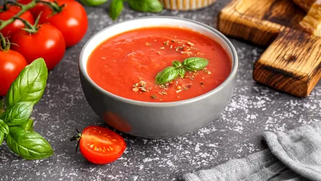 4 supe cu efect antiinflamator – delicioase, hrănitoare și ușor de preparat