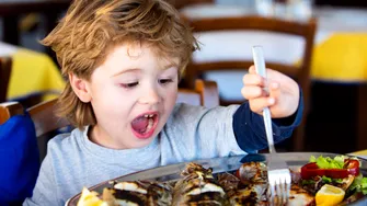 Peștele sabie, singurul tip de pește cu gust de pui. Se regăsește în orice supermarket și e preferatul copiilor