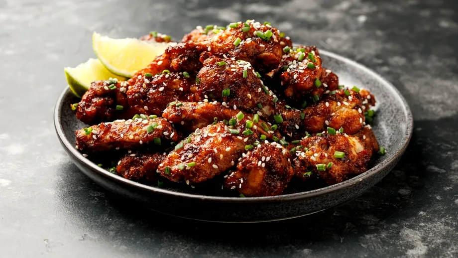 Aripioare de pui crocante: rețeta coreeană care face furori! Savuroase de te lingi pe degete