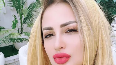 Julia Chelaru a avut parte de o schimbare radicală: „Mi-am dorit foarte mult o procedură subtilă dar care să aducă o diferenţă“