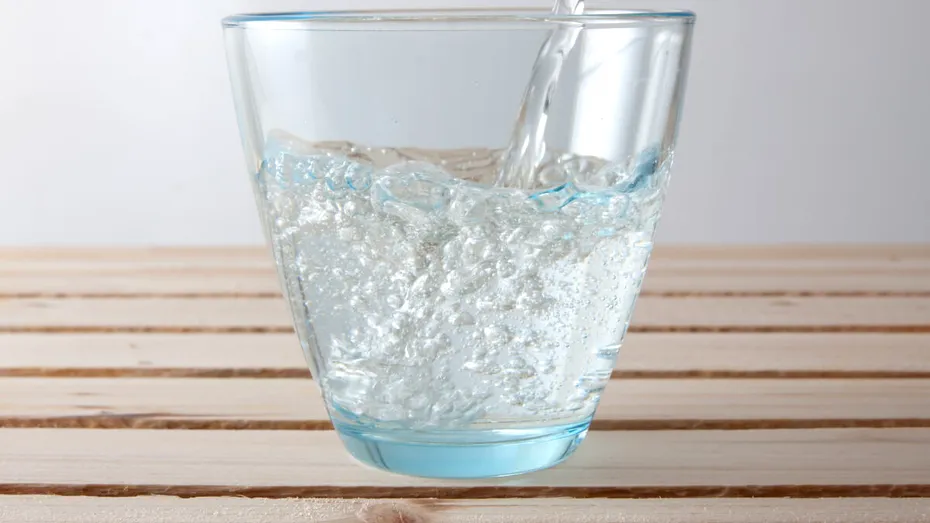 Cum ar putea să te îngrașe apa minerală acidulată
