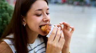 Aditivii din alimentele procesate, asociați cu riscuri mai mari de cancer și boli cronice într-un studiu amplu