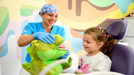 (P) De ce sigilările dentare sunt cea mai bună investiție pentru sănătatea copilului tău