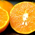 Ce se întâmplă dacă înghiți sâmburii de portocală. Sunt periculoși sau nu?
