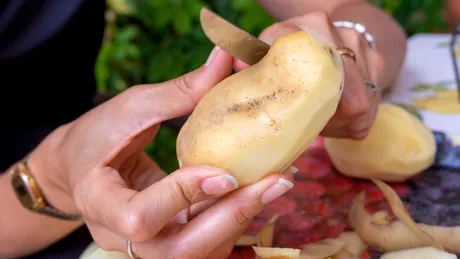 Rețetă de cartofi mănăstirești de post! Gustoasă și ușor de gătit