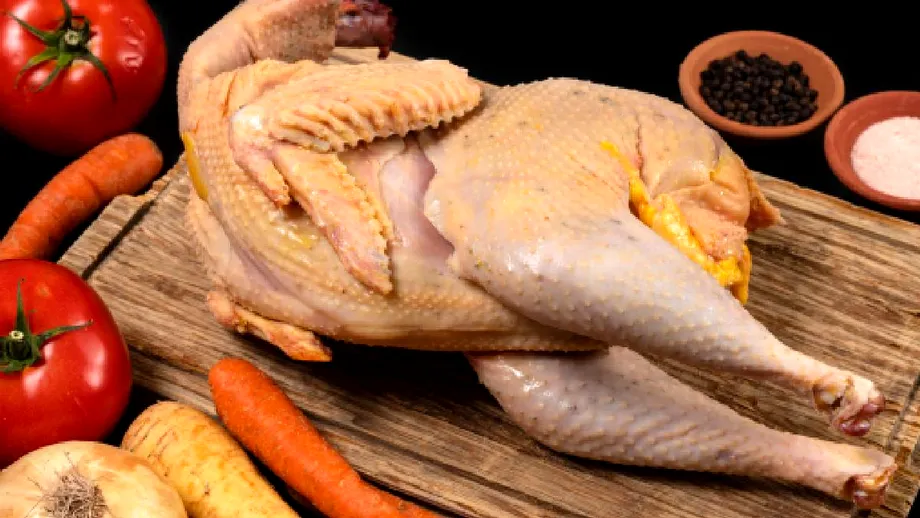 De ce nu este recomandat să speli carnea crudă înainte de gătire?