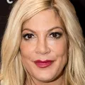 Cu ce înlocuiește Tori Spelling apa. Nu o bea deloc! „Cum reușesc să trăiesc, nimeni nu știe. Sunt ca un cactus”