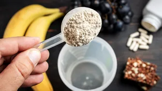 Creatina nu este doar pentru sportivi. Beneficiile surprinzătoare pentru creier și metabolism