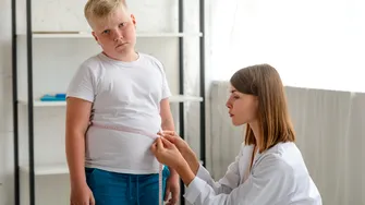 Motivul pentru care copiii ajung la obezitate și depresie. Semnele la care părinții trebuie să fie atenți