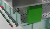 Imaginea așteptată de o lume întreagă. Primele doze de vaccin anti-COVID ies de pe linia de producție