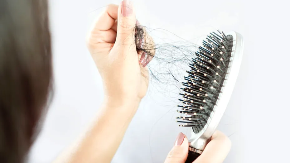 Cât păr e normal să pierzi zilnic și când să te îngrijorezi