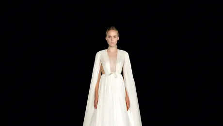 Cum arată noua colecţie Valentino 2020-2021