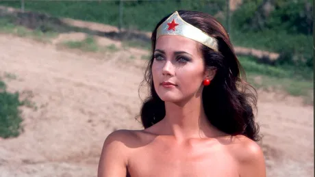 Cum arată Wonder Woman la 69 de ani