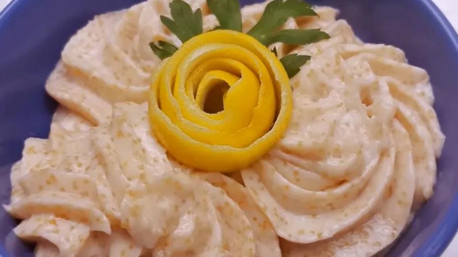 Greșeala care îți taie salata de icre. Cât ulei trebuie să pui pentru o textură perfectă?