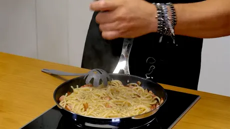 Condimentul pe care să nu-l pui niciodată dacă faci paste carbonara. Le distruge complet gustul original