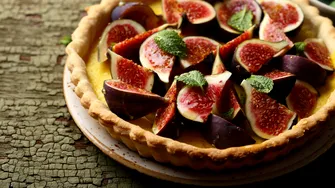 Ți-e poftă de ceva dulce? Încearcă tarta cu smochine proaspete! Iată aici o rețetă simplă