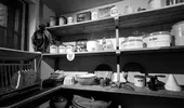 Cum își păstrau oamenii mâncarea rece înainte de a avea frigider? Obiectul care făcea posibil acest lucru