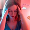 Medicii i-au spus că are sindrom de intestin iritabil, dar suferea de o formă rară de cancer. Chinul prin care a trecut o tânără de 22 de ani. „Trebuie să insistați până sunteți luați în serios”