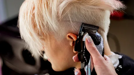 Noile tendințe în coafură pentru sezonul toamnă-iarnă 2023/2024