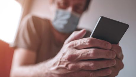 Ce trebuie să faci dacă prezinți simptome de COVID-19