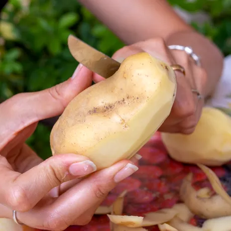 Rețetă de cartofi mănăstirești de post! Gustoasă și ușor de gătit