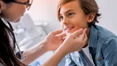 Laringita la copii. Primele simptome pe care părinții nu ar trebui să le ignore și când este necesar consultul medical