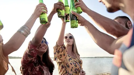 Când berea poate deveni periculoasă pentru organism? Avertismentul medicilor