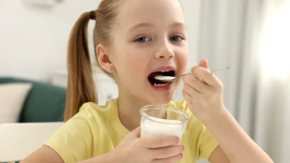 Iaurtul – beneficii dovedite în combaterea obezității infantile