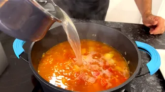 Ecuația borșului. Cât borș trebuie să pui în ciorbă, în funcție de câți litri de apă ai folosit