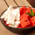 Pepenele roșu în preparate surprinzătoare: salate, salsa și deserturi