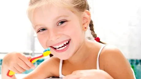 Îngrijirea dinţilor potrivită vârstei copiilor