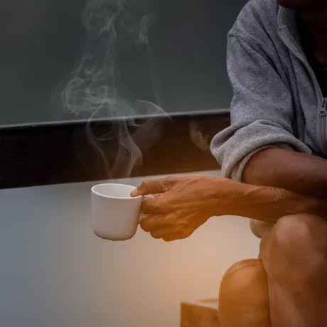 Greșeala pe care mulți o fac când beau cafea. Oncologii spun că poate crește riscul unui tip de cancer