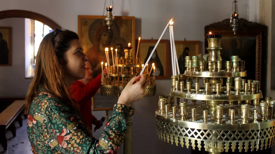 Calendar ortodox 7 octombrie 2025. E cruce neagră, iar credincioșii trebuie să țină post