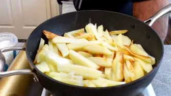 Cum fac chinezii cartofi prăjiți. Rețetă de cartofi-pai chinezești