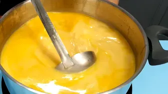 Secretul unei ciorbe de burtă perfecte. Ingredientul care trebuie pus primul la fiert pentru un gust autentic