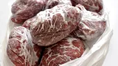 Cum se decongelează corect carnea. Greșeala pe care o fac mai toate gospodinele