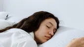 Obiceiul periculos din timpul somnului care poate provoca demență. Cea mai recentă descoperire a specialiștilor este alarmantă