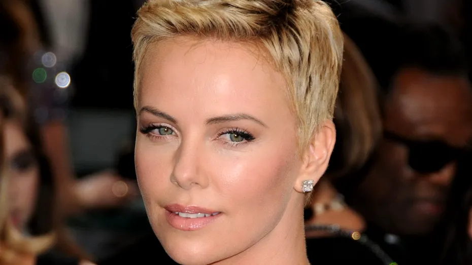 Ryan Gosling şi Charlize Theron ar putea juca într-un film despre Oscar Pistorius