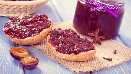 Rețetă marmeladă de prune! Cum obții o cremă densă și aromată pentru cămară