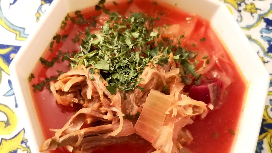 Ciorbă de gâturi de curcan cu varză murată – rețetă delicioasă, ieftină și dietetică