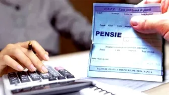 Când își primesc pensionarii banii în august 2026? Calendarul plăților prin Poșta Română și pe card