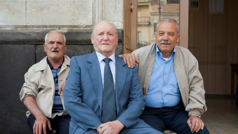 Cât pierd pensionarii din România la pensie, în 2026?  Bonusurile ar putea dispărea