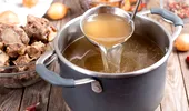 Cum prepari supă de oase de vită. Rețeta tradițională pe care trebuie să o încerci!